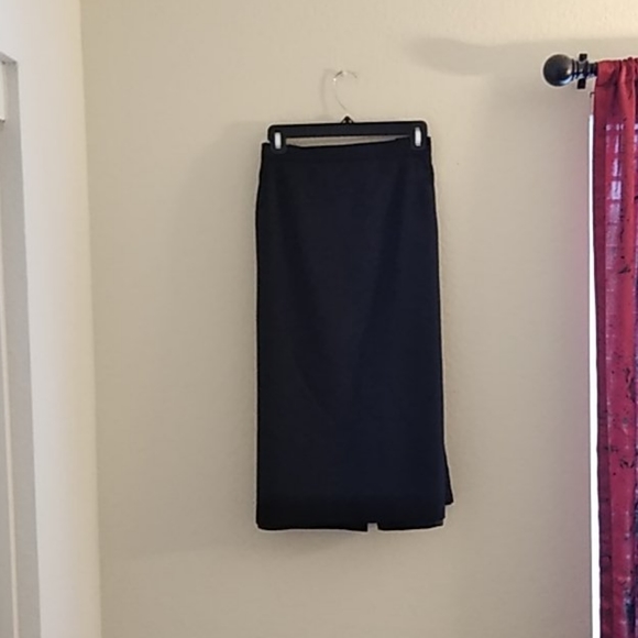 Skirt suit - Picture 4 of 5